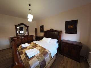 Гостевой дом Guest house DON-lux Плевля Номер Делюкс с кроватью размера «king-size»-2