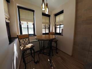 Гостевой дом Guest house DON-lux Плевля Двухместный номер Делюкс с 1 кроватью или 2 отдельными кроватями, вид на город-6